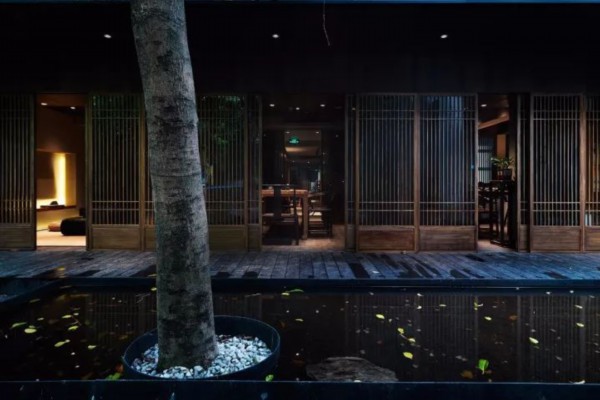 成都老人养生秘诀：一杯茶，一杆烟，健康长寿有保障(成都一杯茶多少钱)